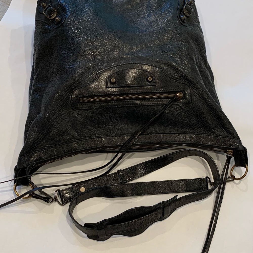 BALENCIAGA agneau city crossbody w removable strap